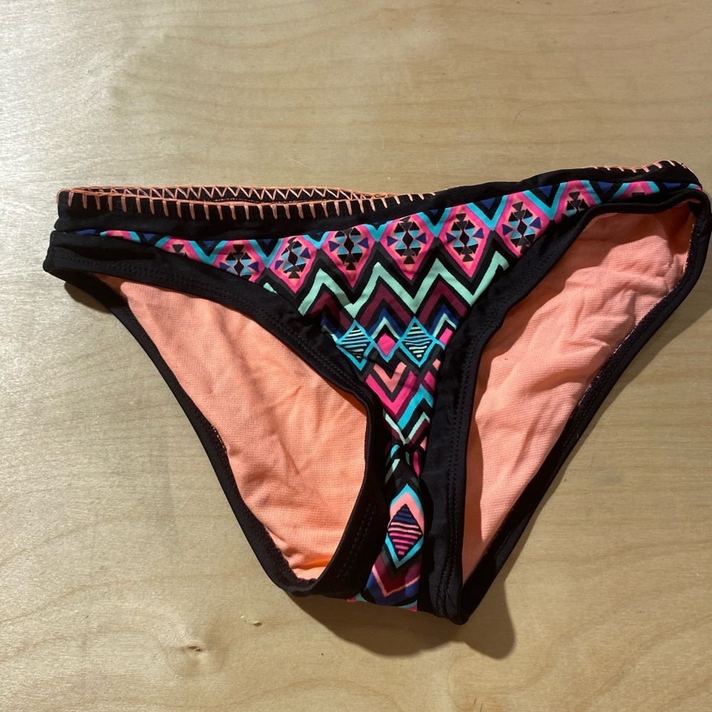 Rue Bleu by Rue 21 Geometric Patterned Swim Bottoms Size Medium (BP)